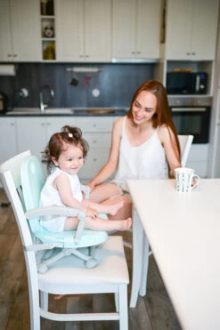 Lorelli Ego Green Inklapbare Stoelverhoger 1010048-0001 -Goedkope Babywinkel lorelli ego green kinderstoel 1010048 0001 4 1