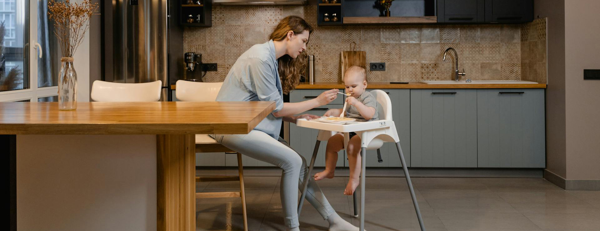 Voorkant -Goedkope Babywinkel pexels mart production 7491423