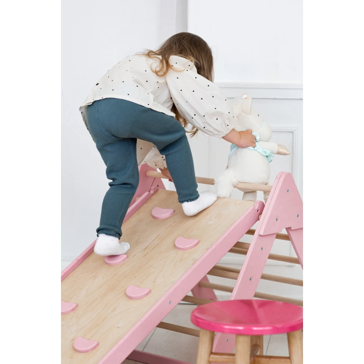 Luna Toys Roze Houten Klimrek Met Glijbaan LU-36974 5 Luna Toys Roze Houten Klimrek Met Glijbaan LU-36974 - Afbeelding 3
